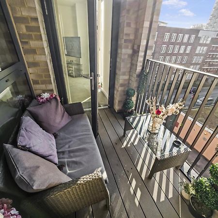 Greenwich Apartment With A River View & Balcony Near The 02 Arena & North Greenwich With Free Wifi & Fast Links Into Central Londra Exterior foto