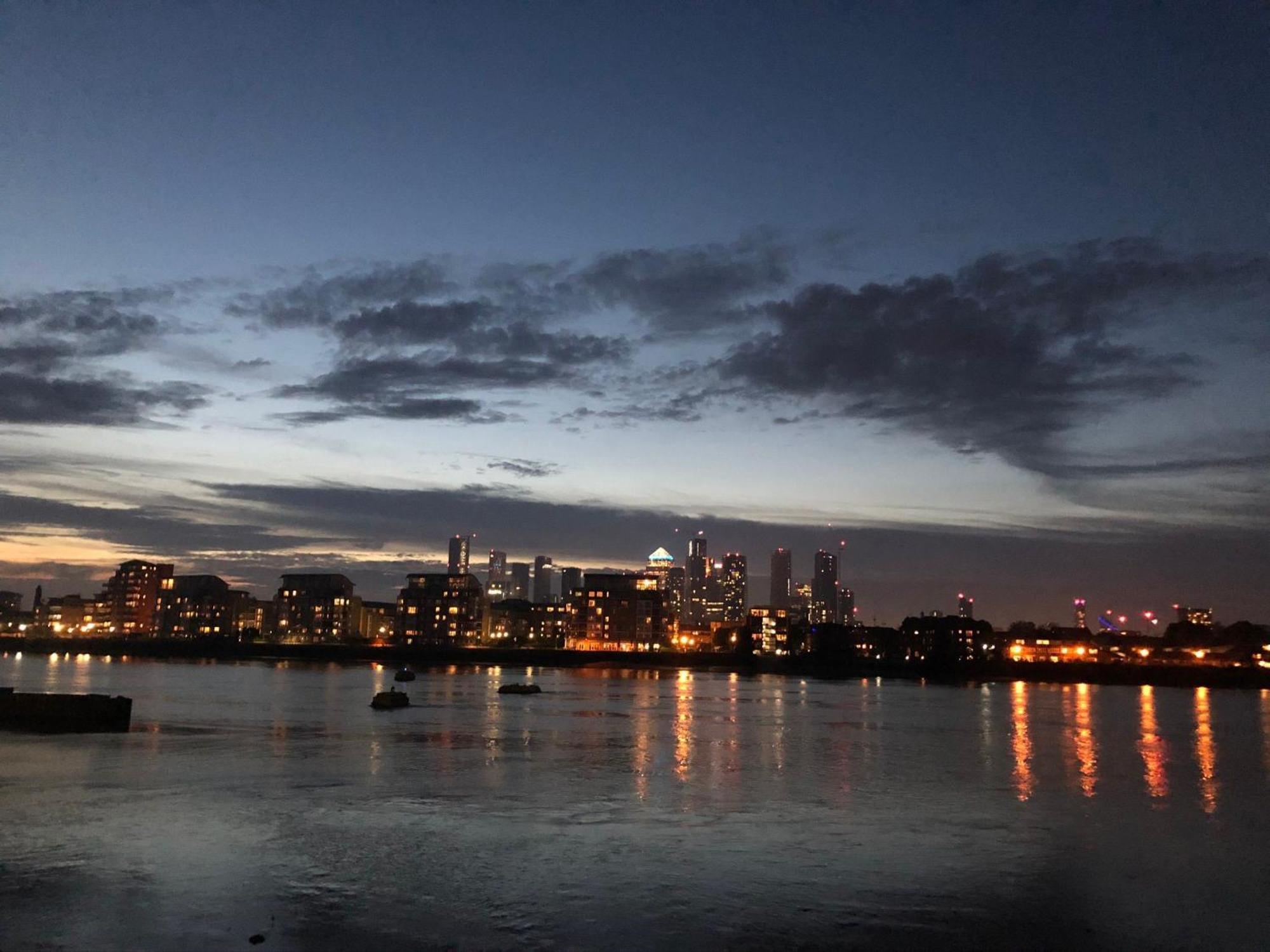 Greenwich Apartment With A River View & Balcony Near The 02 Arena & North Greenwich With Free Wifi & Fast Links Into Central Londra Exterior foto