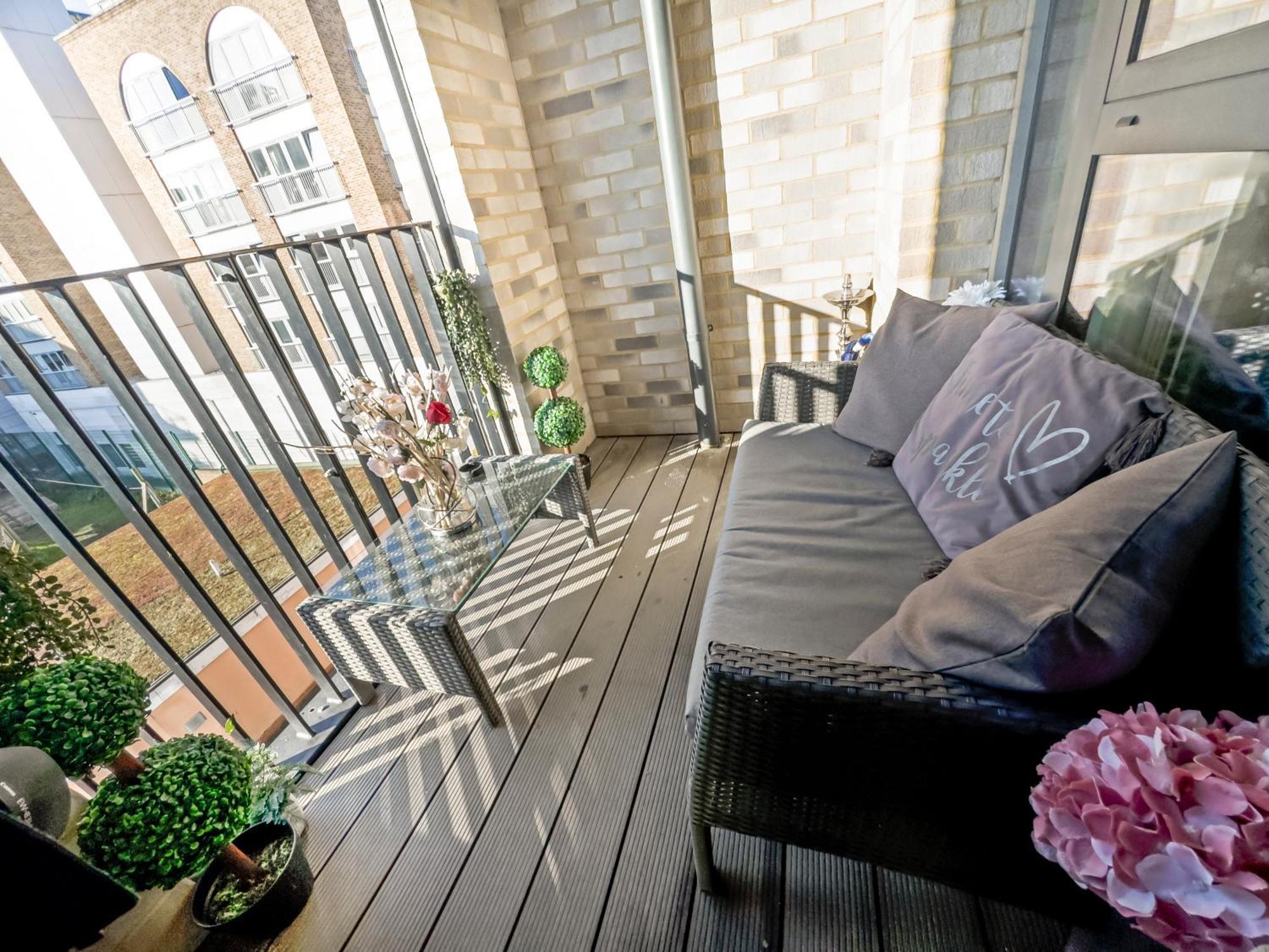 Greenwich Apartment With A River View & Balcony Near The 02 Arena & North Greenwich With Free Wifi & Fast Links Into Central Londra Exterior foto